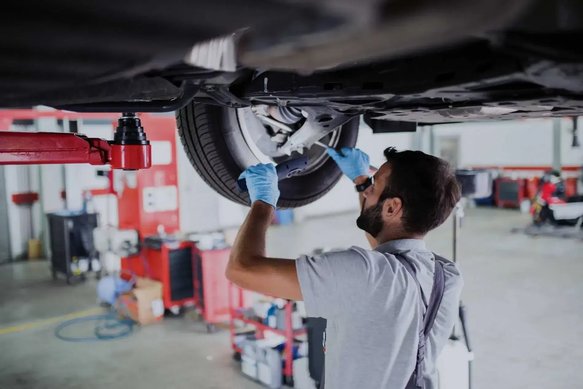 Garage auto à Montgeron : comment choisir le bon atelier pour l’entretien et la réparation de votre voiture.
